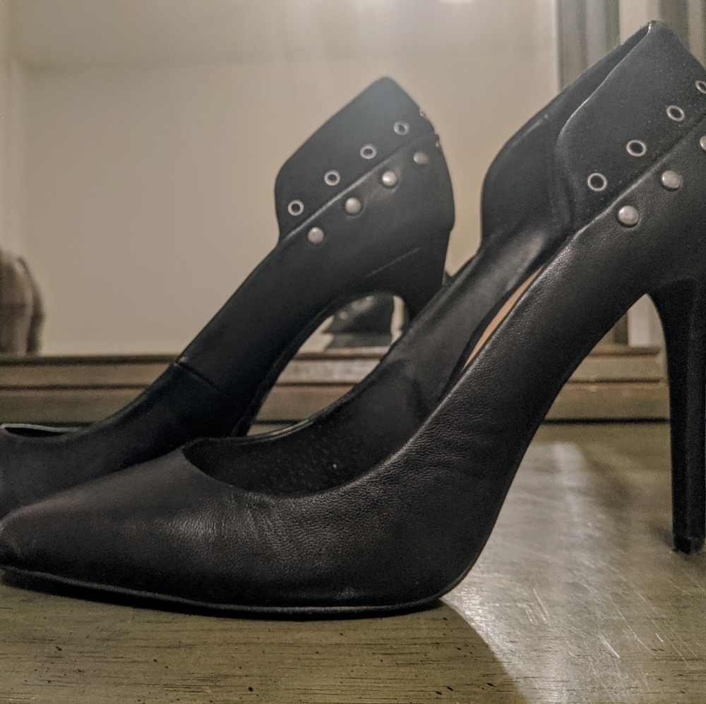 Joe's jeans matte black pumps!